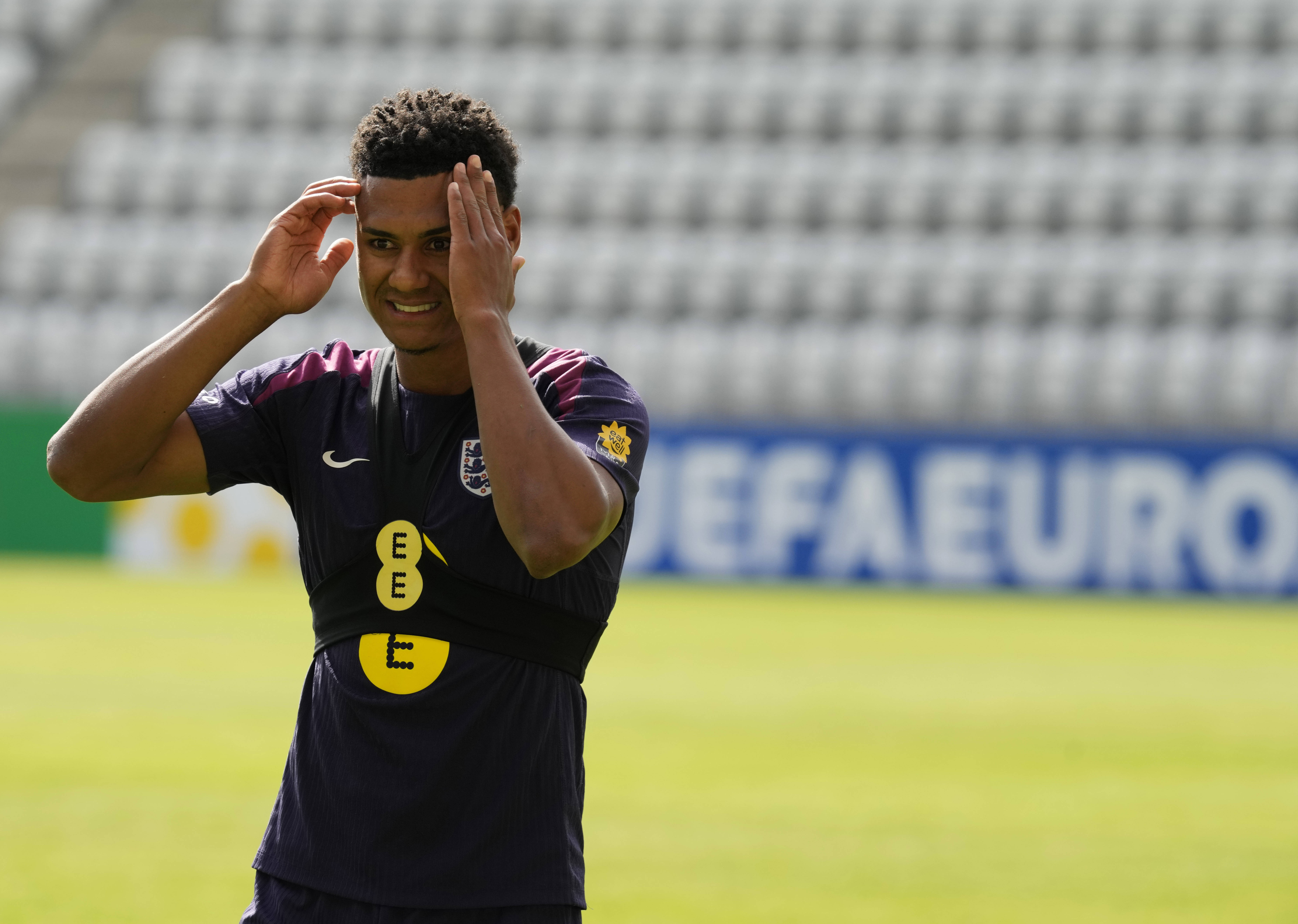 开云体育在线-英格兰队在欧洲杯预选赛中取得关键胜利