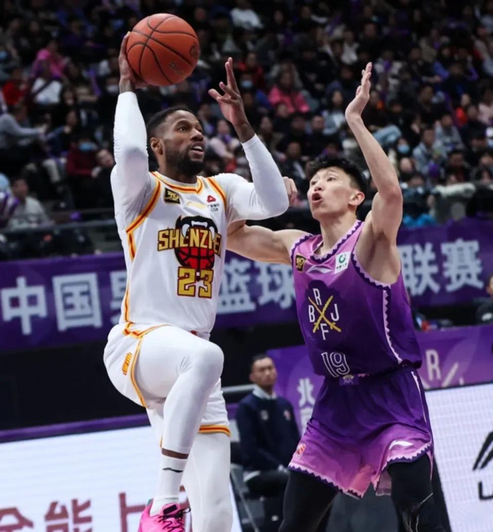 包含深圳队客场大胜，取得开门红，球员表现出色的词条