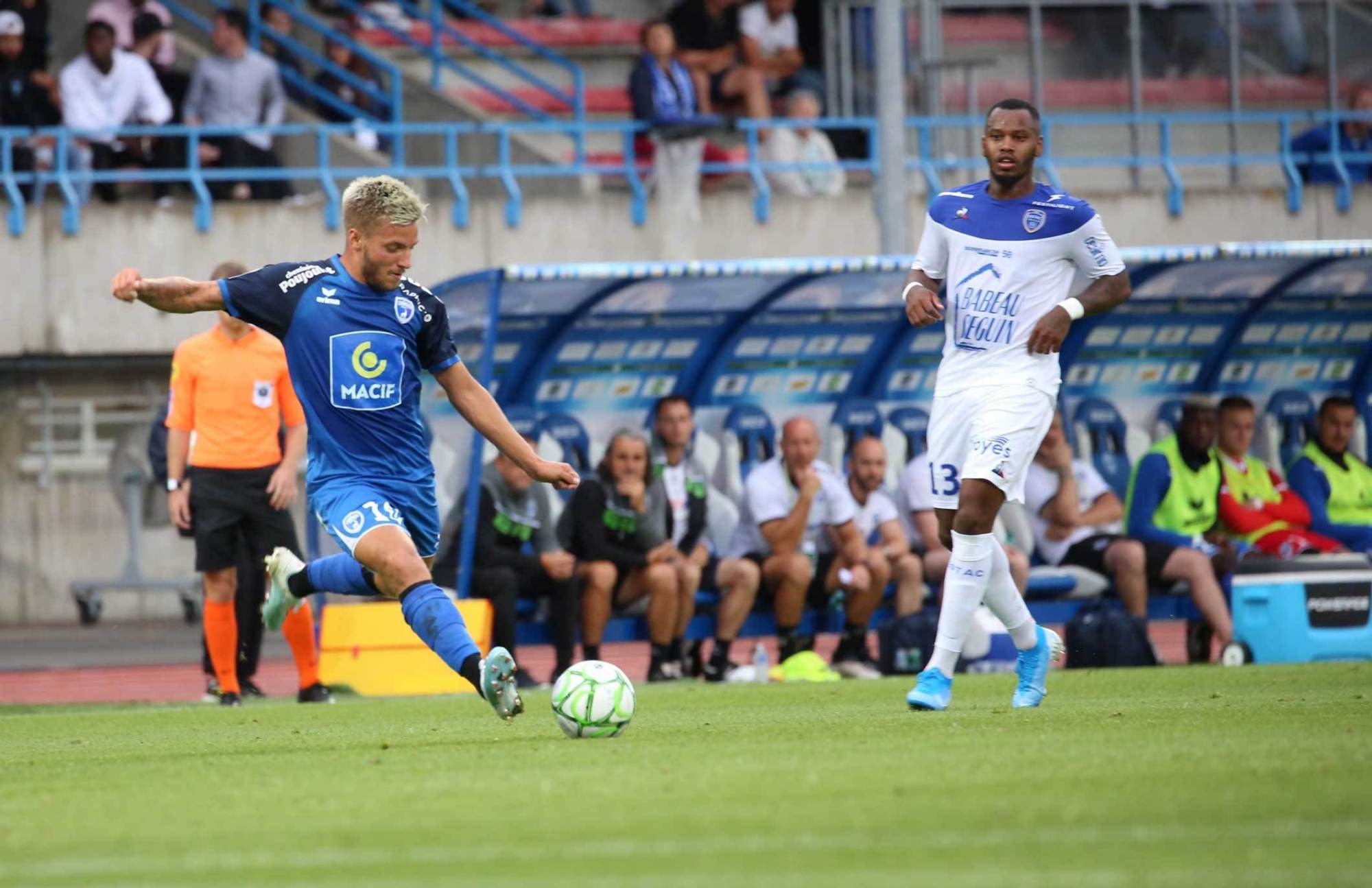 阿尔及利亚球员入选法国国家队备战比赛