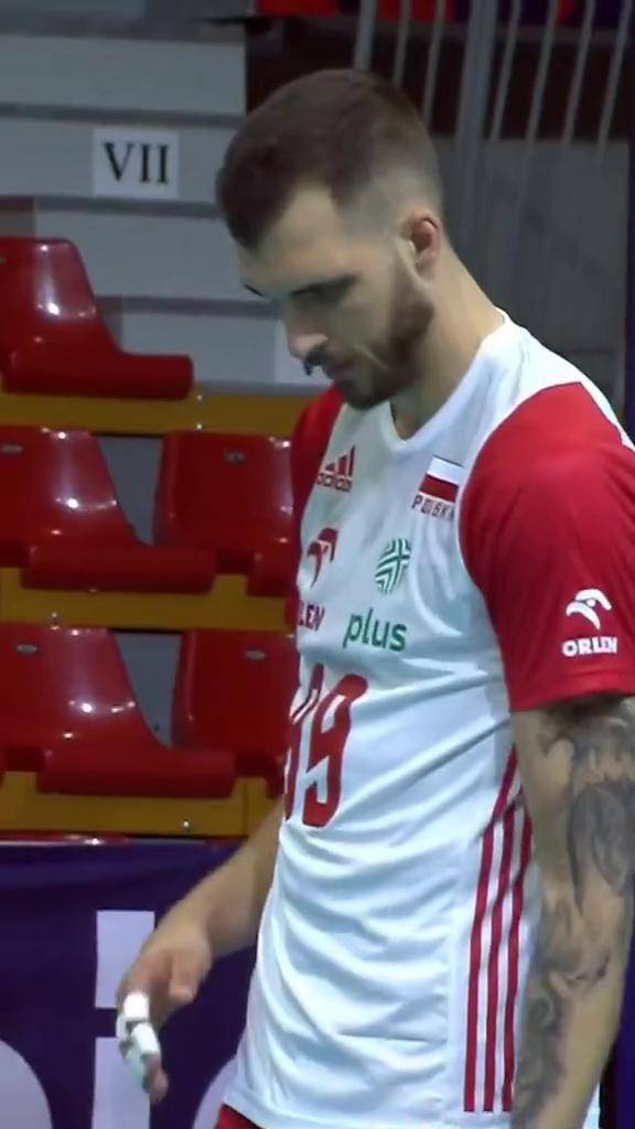 波兰队客场遭遇北马其顿的困难