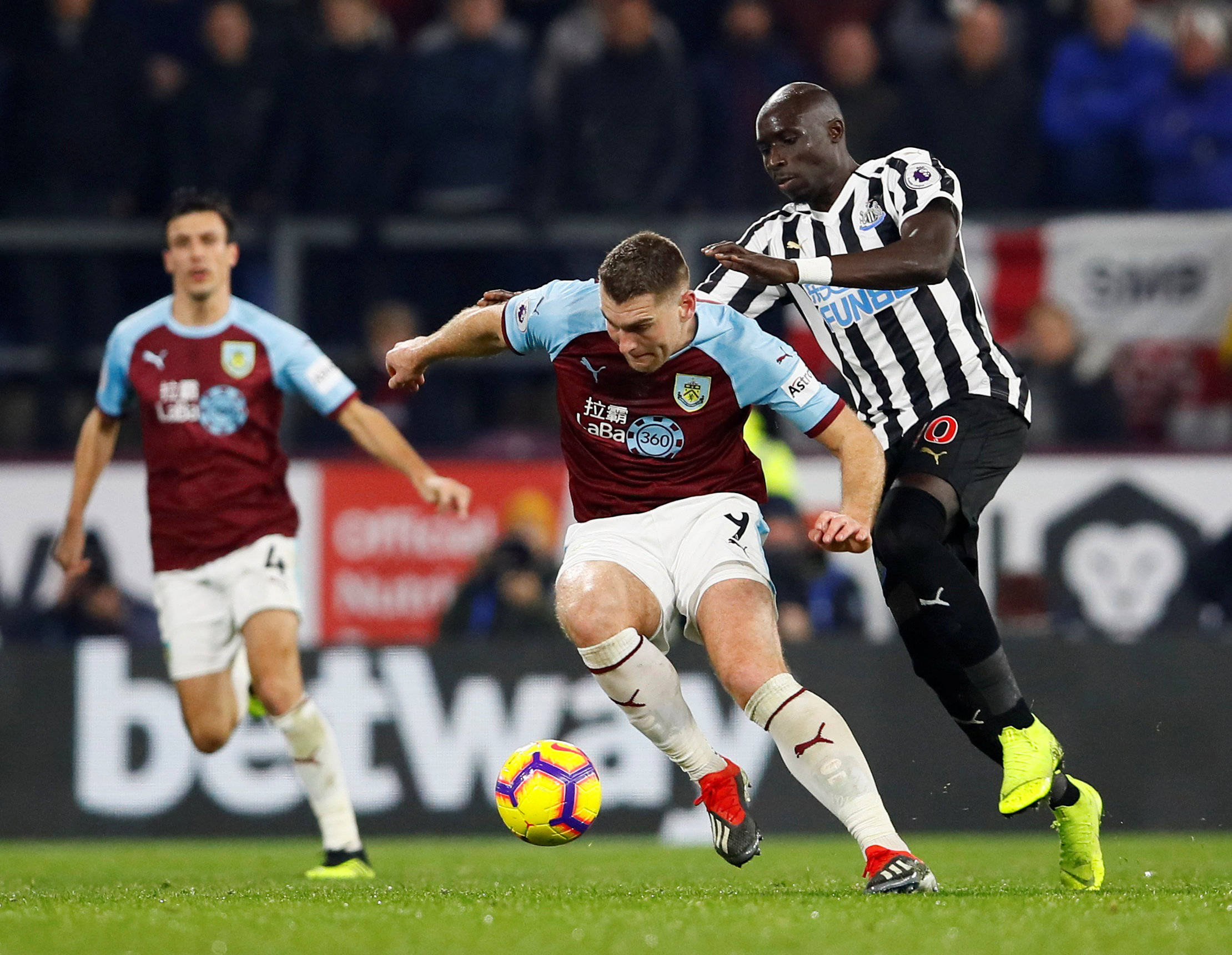 开云sport-勒沃库森客场-完胜斯图加特,收获宝贵三分的简单介绍