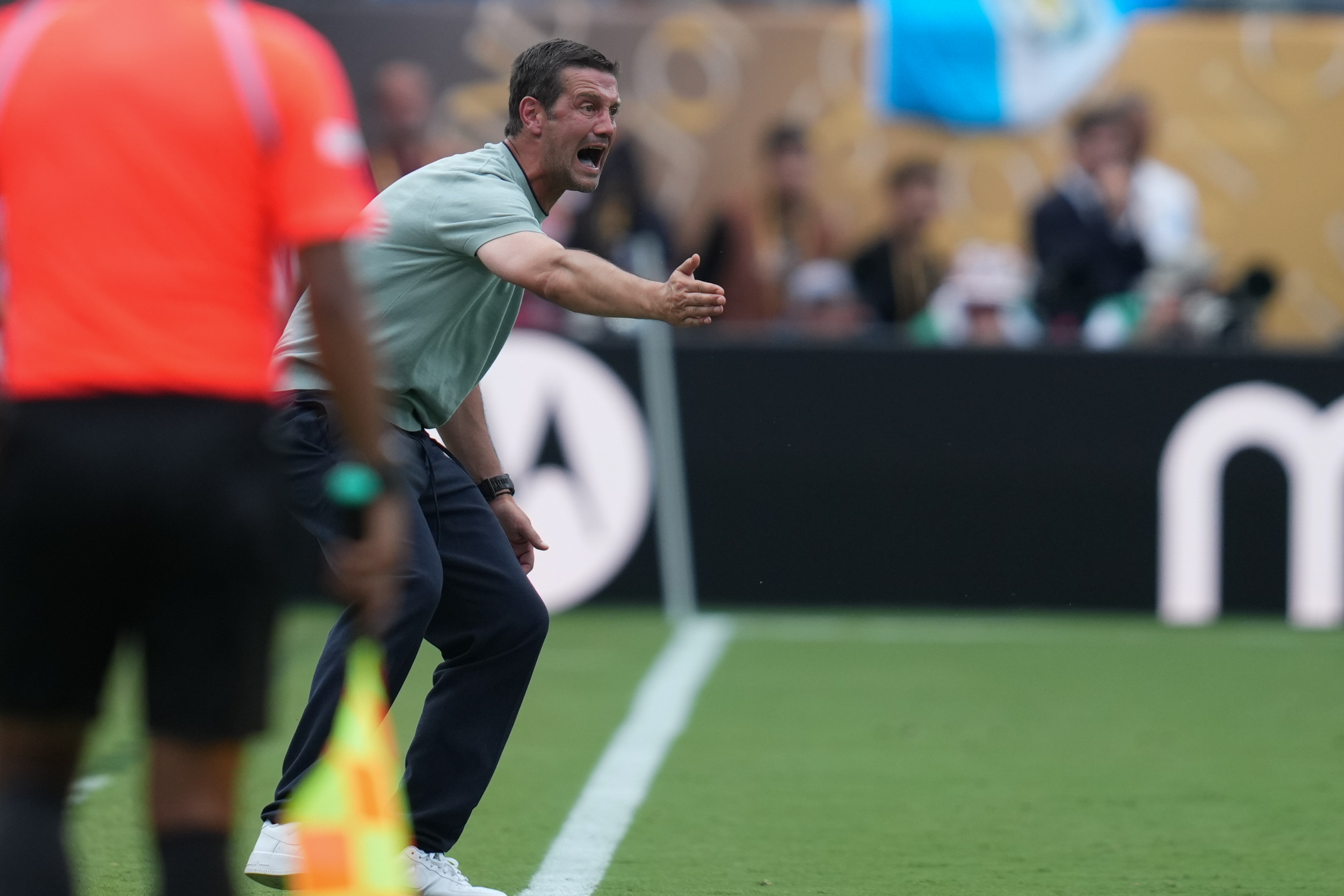 包含塞浦路斯队发挥不俗，战胜对手争取晋级的词条