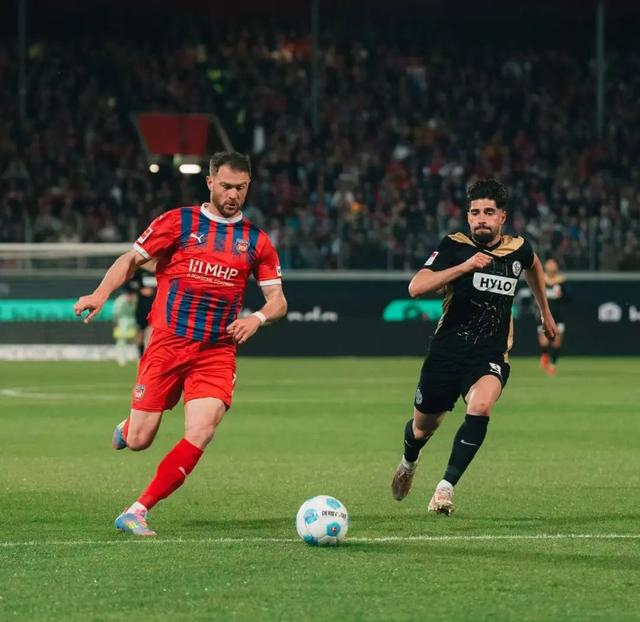 开云体育官网-德甲劲旅在客场力克对手,实现连胜