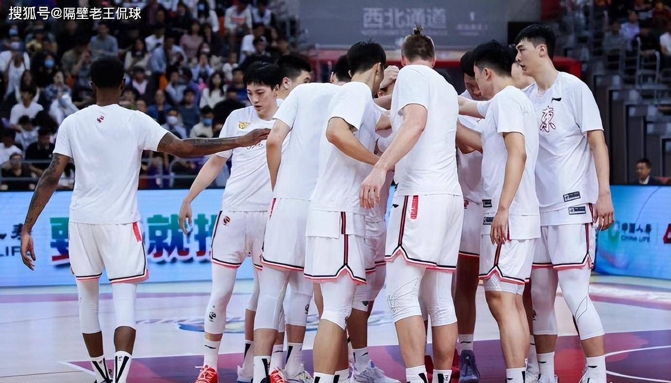 开云体育入口-各路豪强争相夺冠，竞争日益激烈的简单介绍