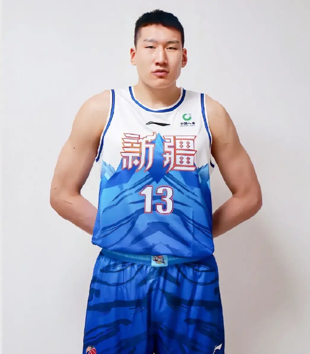 新疆队完胜山西队,胡金秋关键制胜的简单介绍 新疆队完胜山西队,胡金秋关键制胜的简单介绍