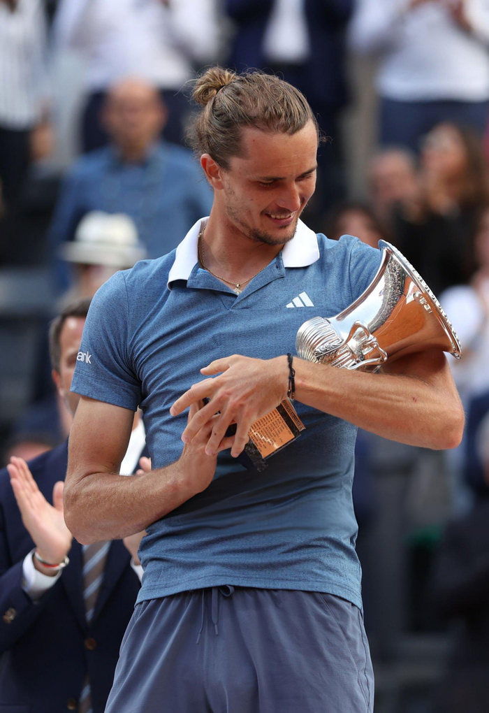 开云体育官网-包含年终总决赛碾压拉沃尔杯,兹维列夫高光表现的词条