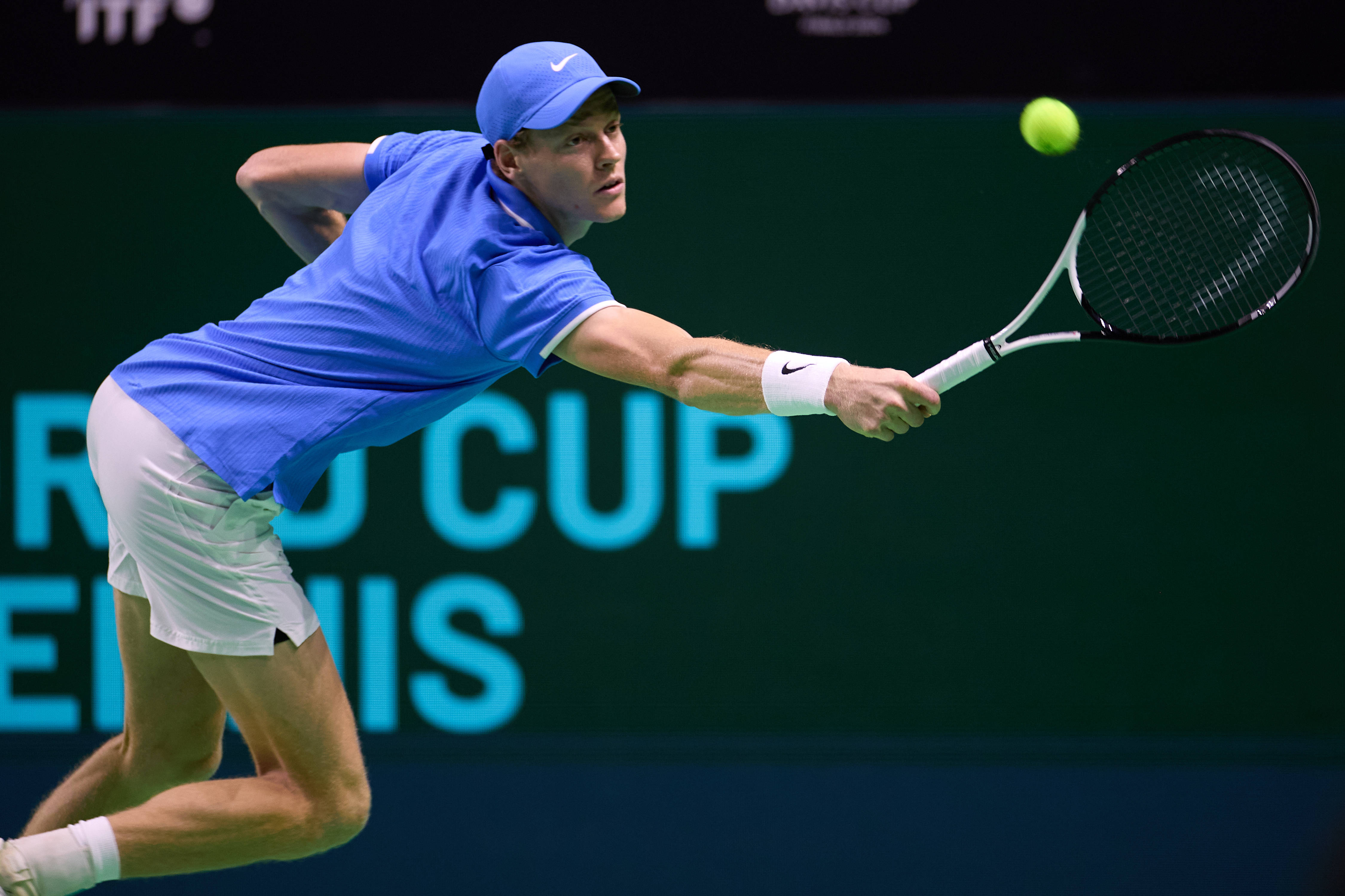 法网险胜戴维斯杯,辛纳状态火热 法网险胜戴维斯杯,辛纳状态火热