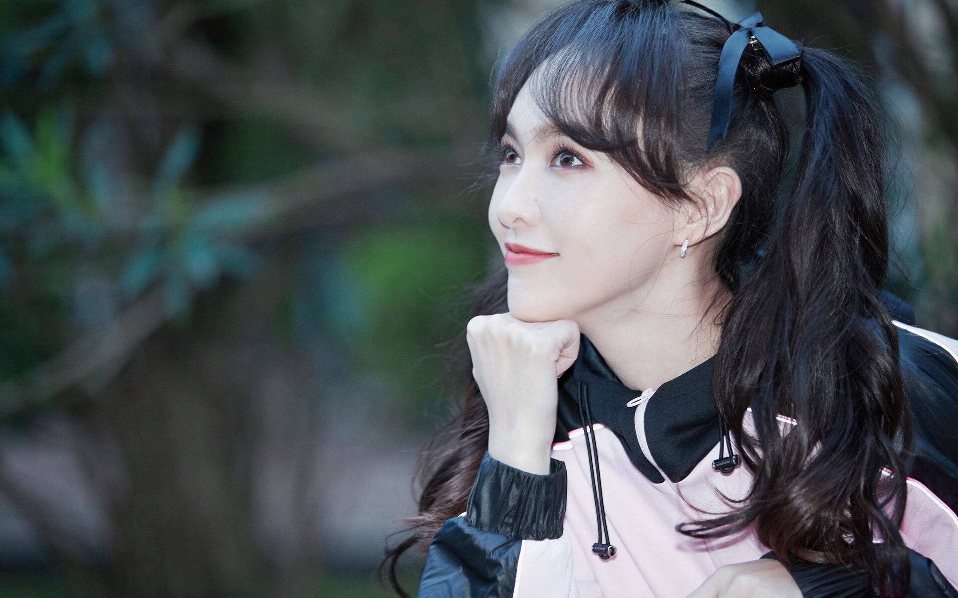 开云平台-黄蜂新锐刺穿银黑军团，贝恩关键战不手软，刺破传统定义