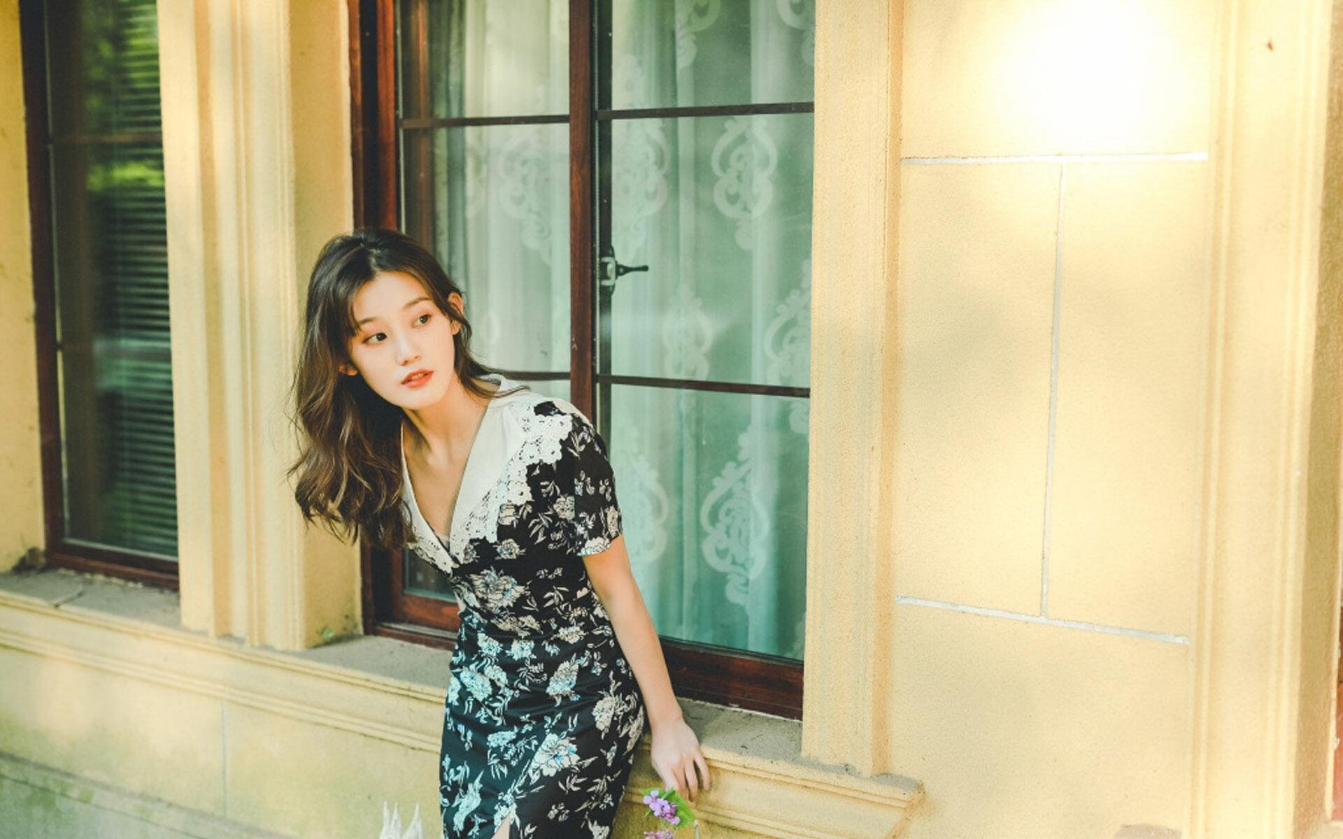 从绿茵暂停到球场哨响，当世界杯焦点战遇见雄鹿的晋级之夜