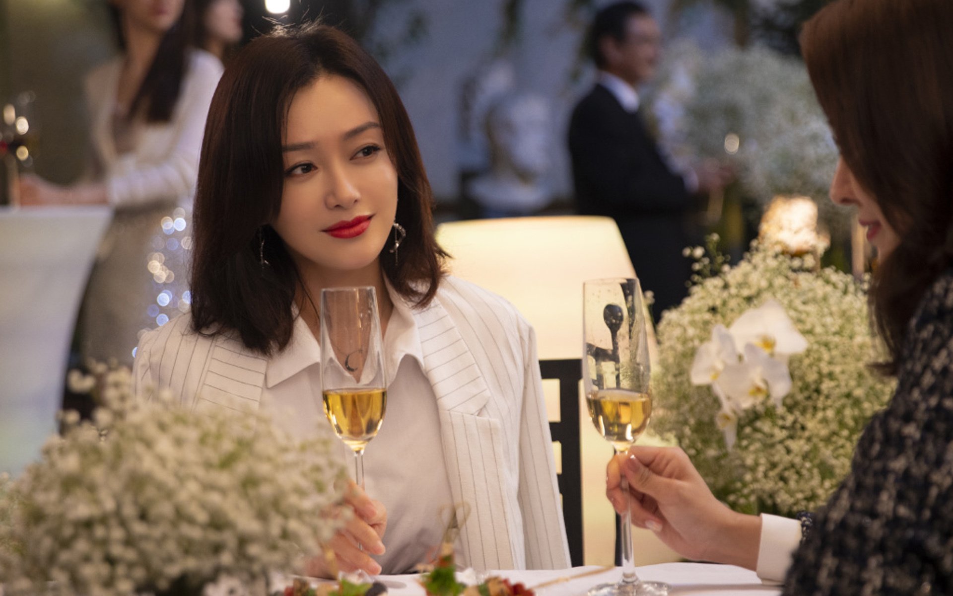 开云平台-千年石碑上,贝恩燃尽宇宙的夜晚