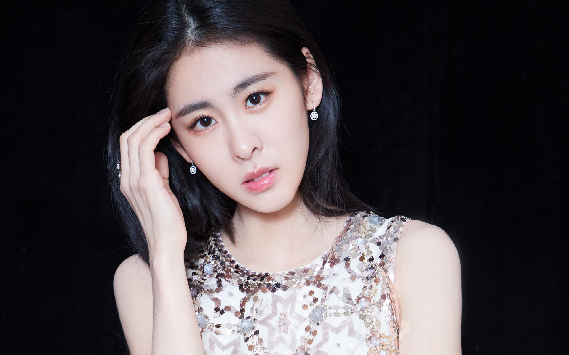 开云官网-佩德里临危救主,阿森纳友谊赛险胜安哥拉国家队