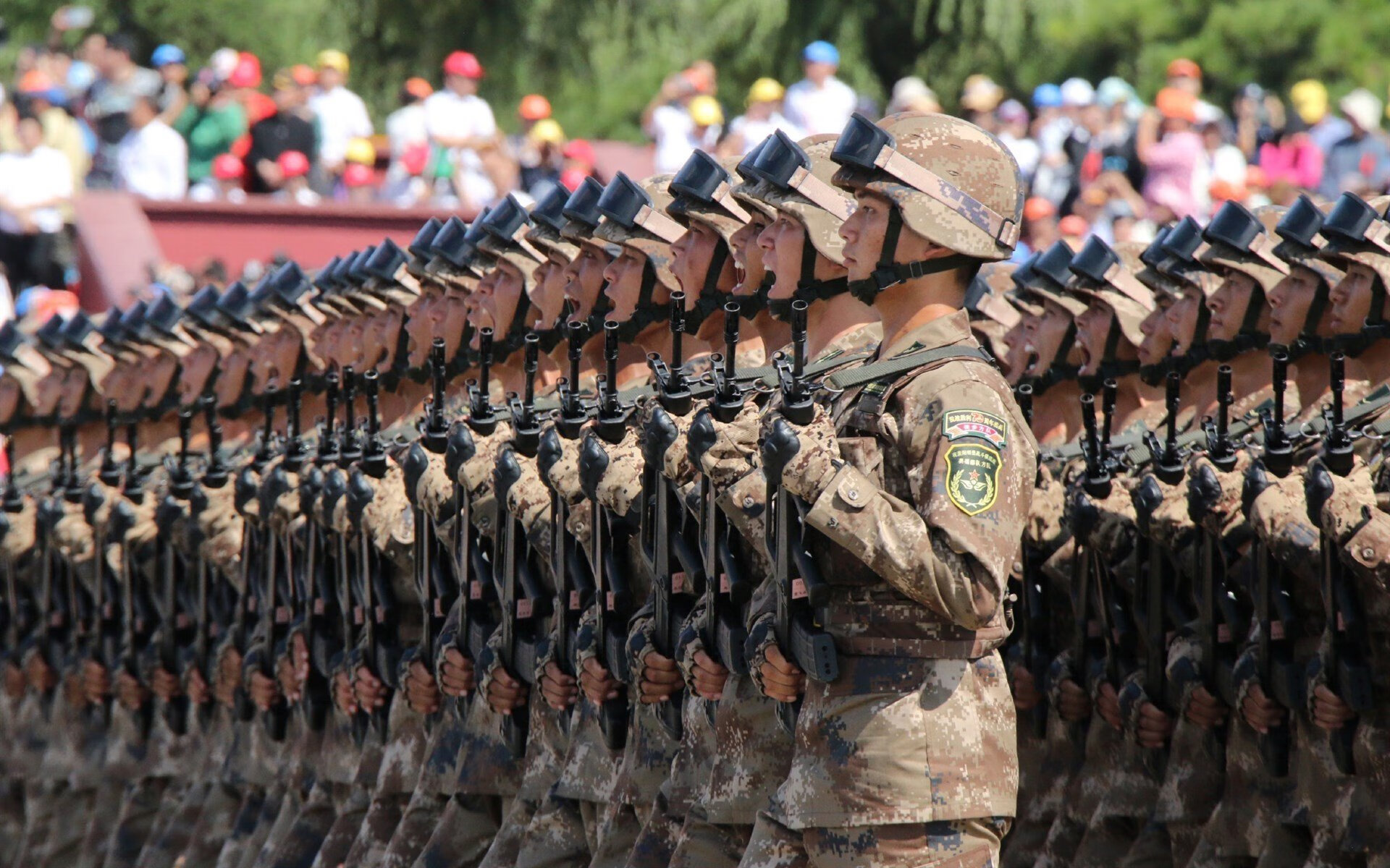 开云官网-跨界暴君，当库里在F1终弯道踩下三分油门
