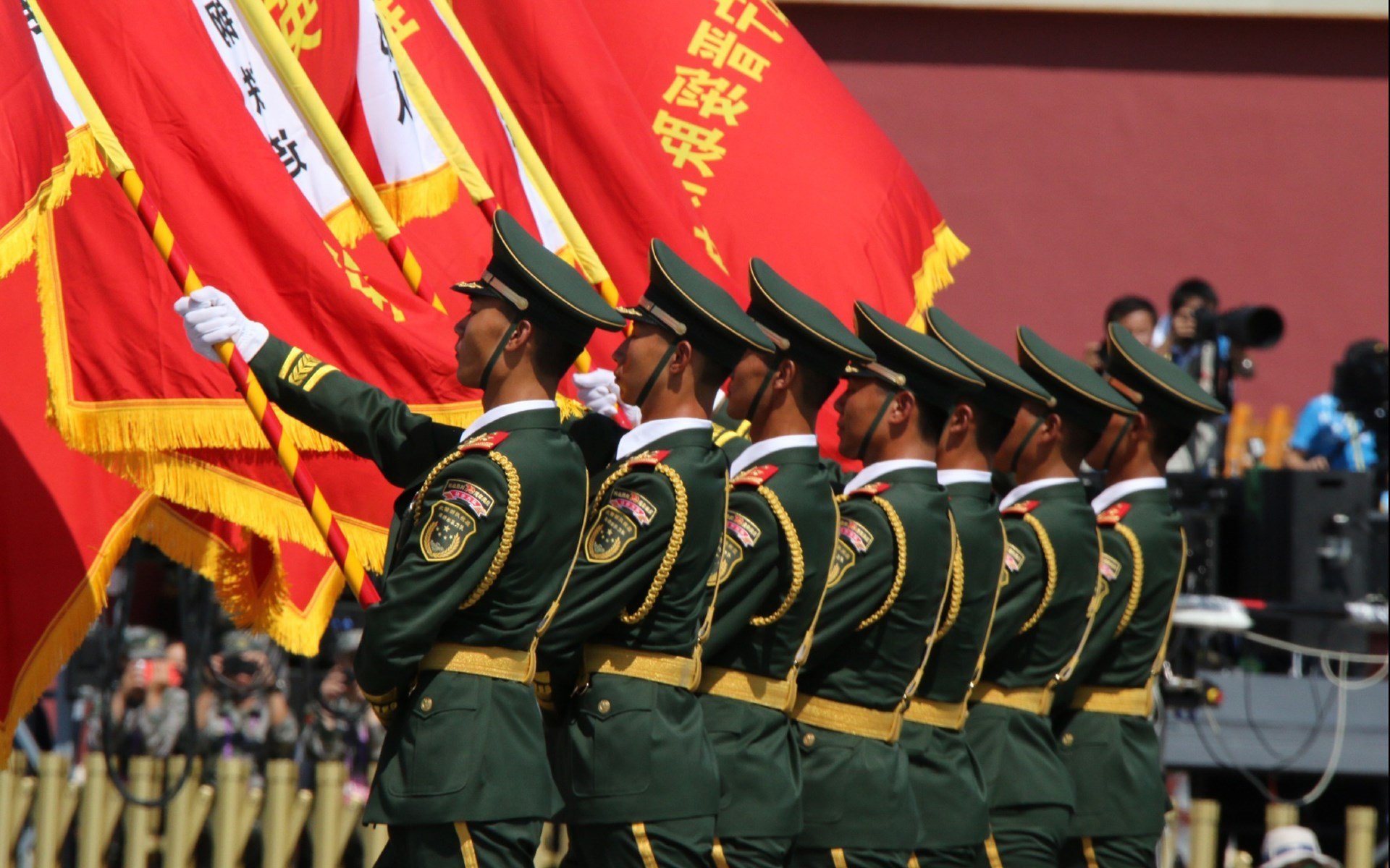 东契奇导演末节逆转,火红奔流冲垮紫金堤岸,卢卡一役封神关键先生