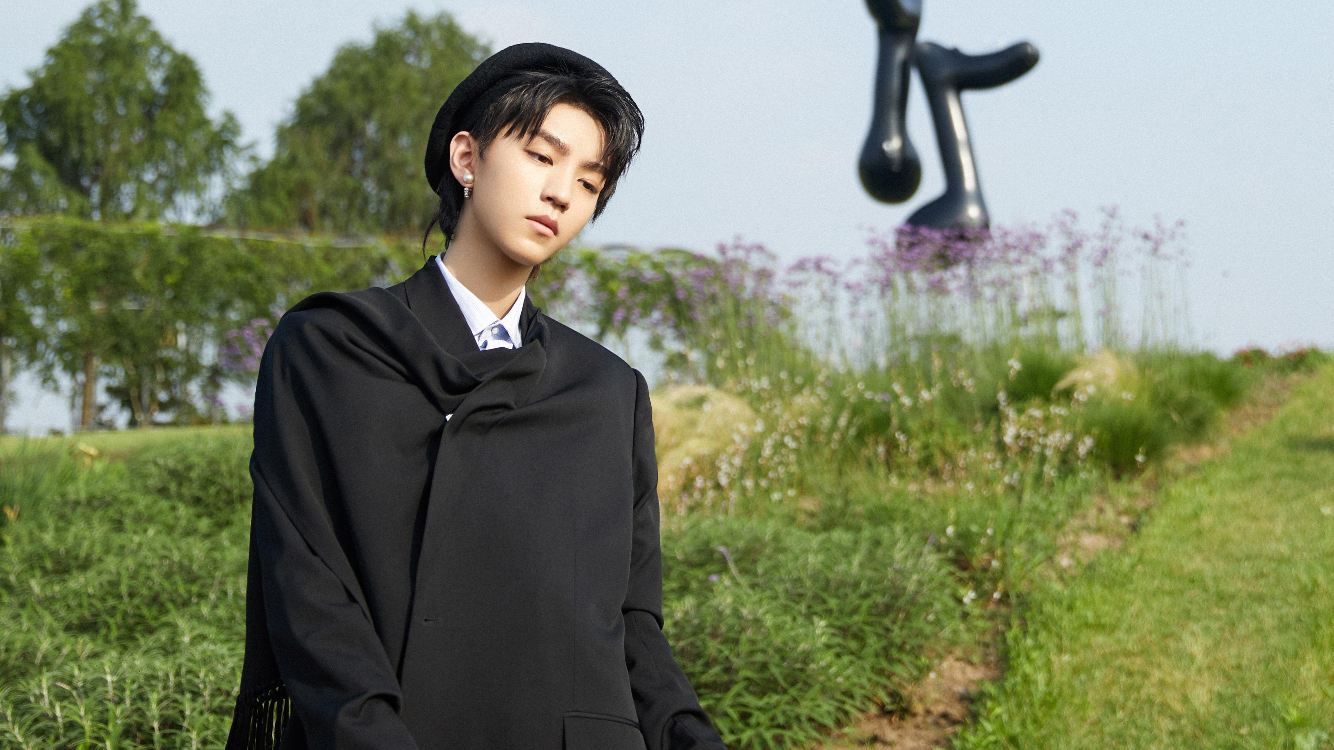 足球世界的双重奏，玻利维亚爆冷淘汰瑞士，莱万国家德比展现统治力