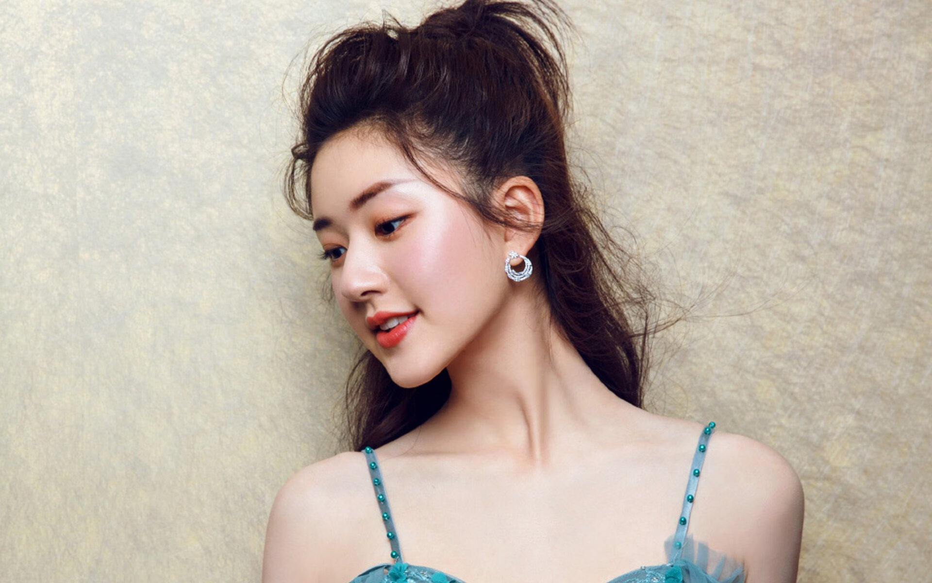 开云体育平台APP-当国家博弈遇见个人英雄主义,斩落与接管的双重变奏