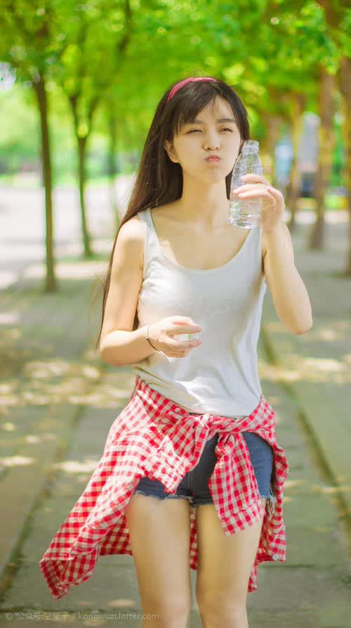 开云体育-蓝白铁骑破星条，2026世界杯F组焦点战，乌拉圭中场绞杀美国，久保建英以东瀛节拍掌控全局